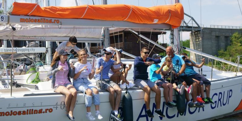 Tabara-de-yacht-e1518719076214-925×400