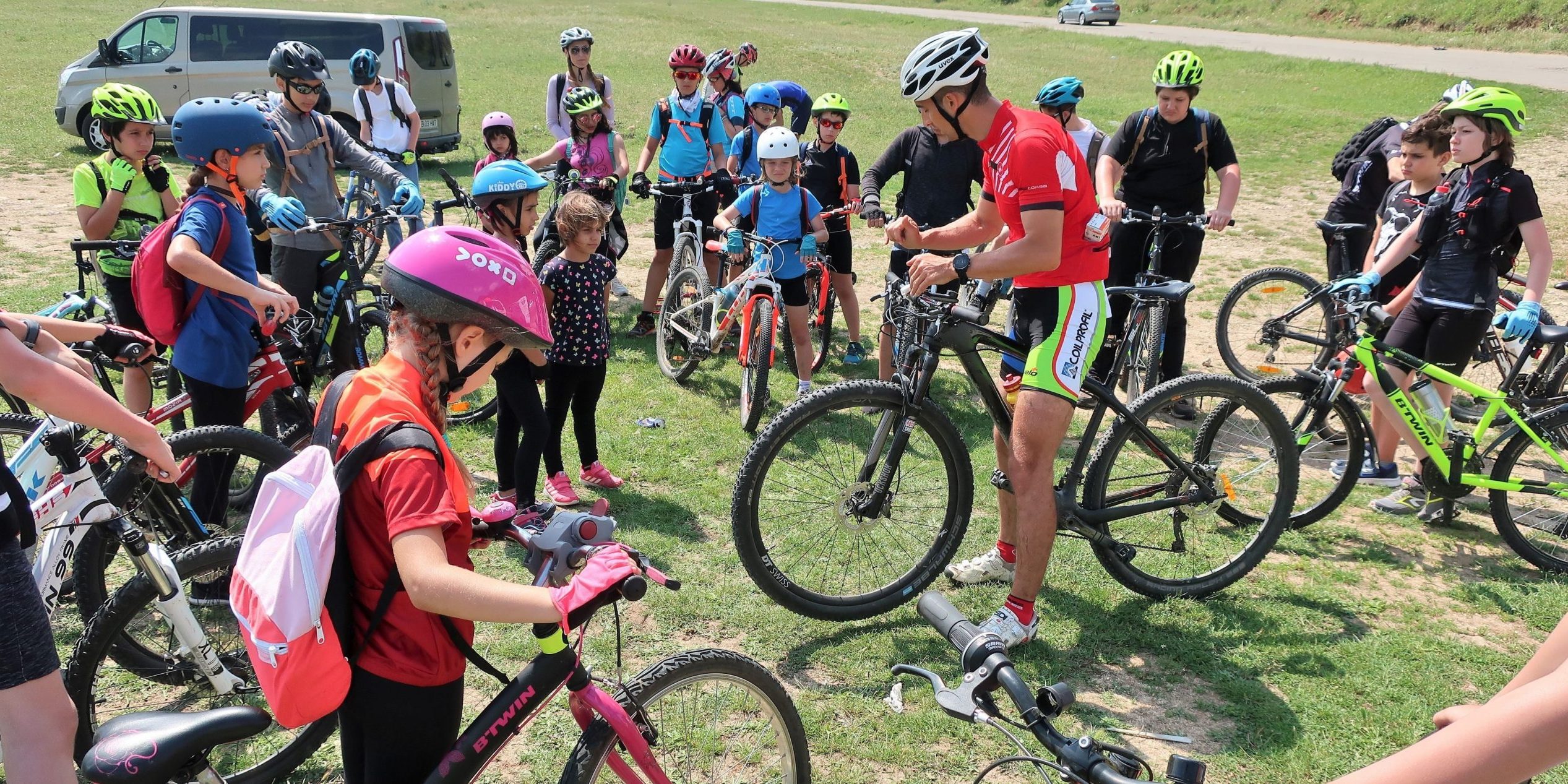 Excursie cu bicicleta în munții Măcin